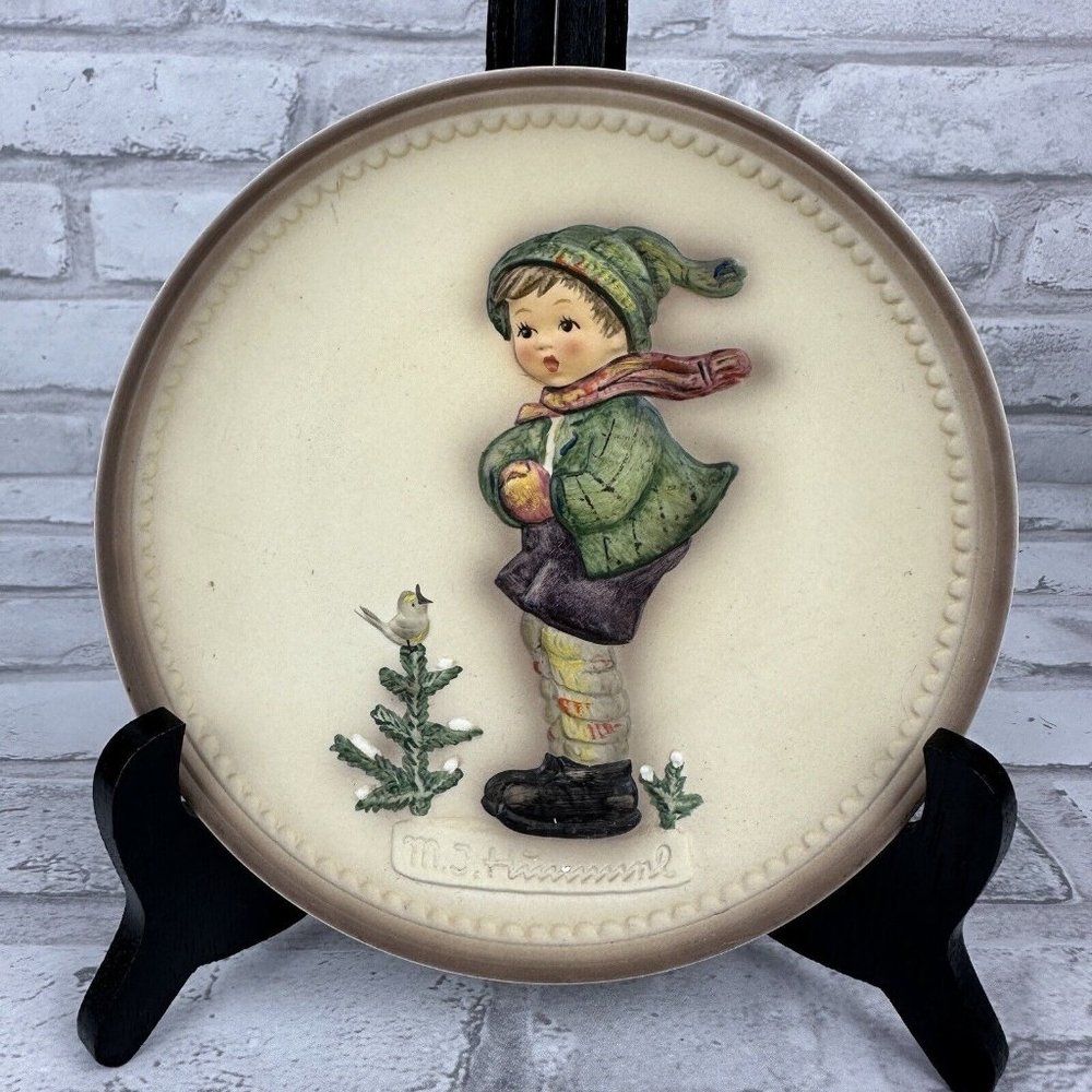 Hummel 1985 It's Cold Plate No 735 Boy In Coat Goebel Germany 6.25 Inches